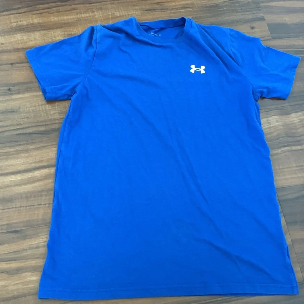 Under Armour Blue Tee & Red Athletic Shorts Set